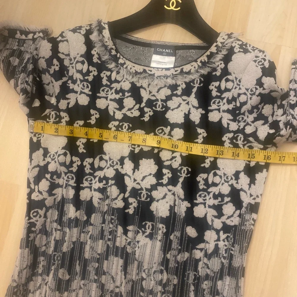 CHANEL 14C Resort Runway Camellia CC Logo Jacquard Knit Top